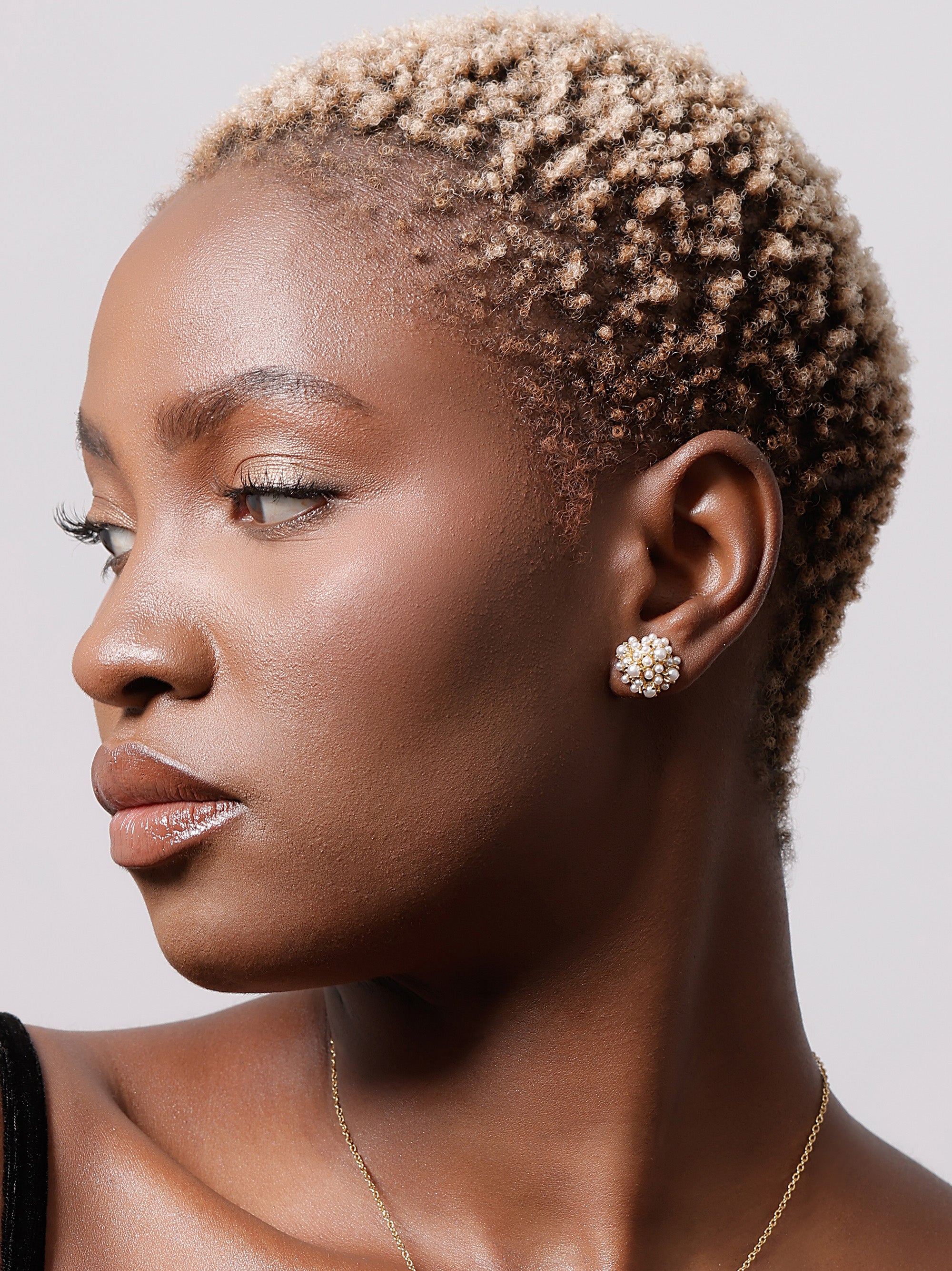 Mia Pearl Stud Earrings