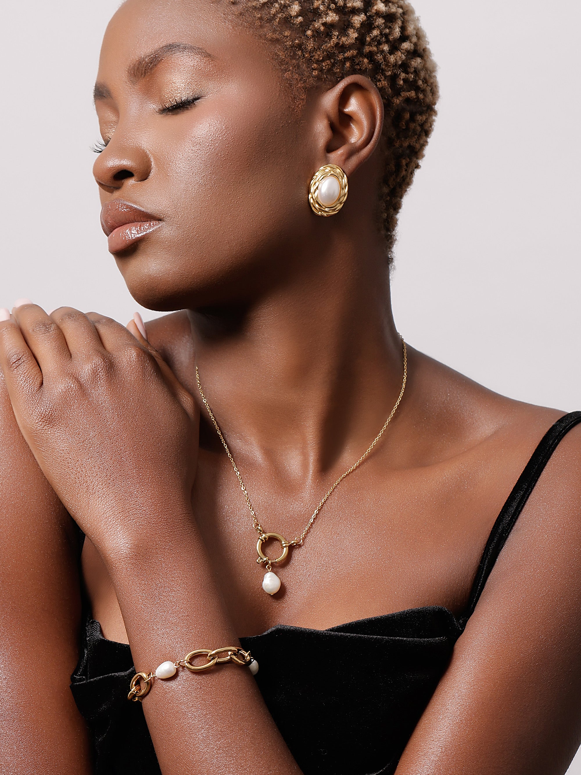 Mel Pearl Stud Earrings