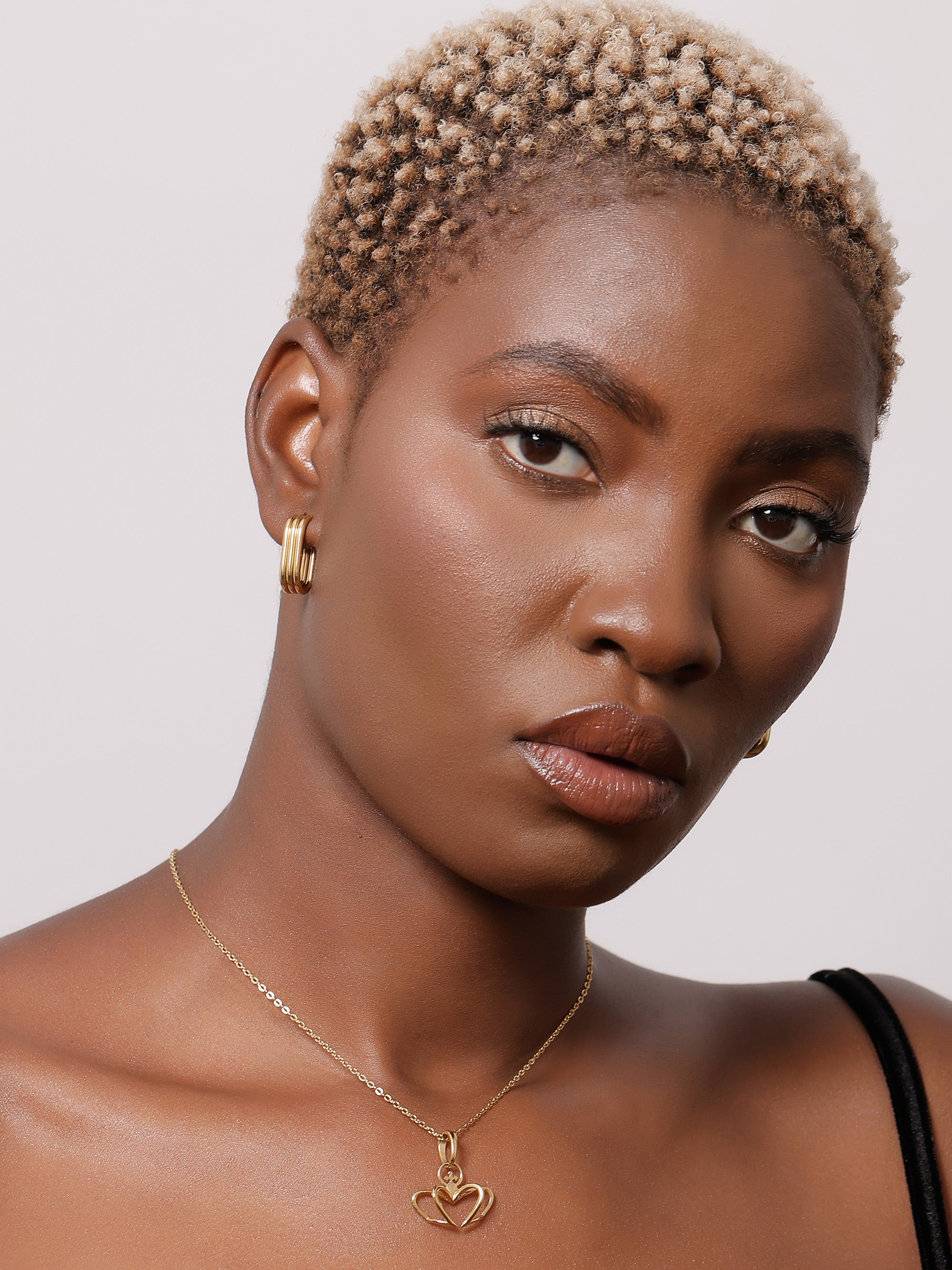 Loa Ribbed Stud Earrings