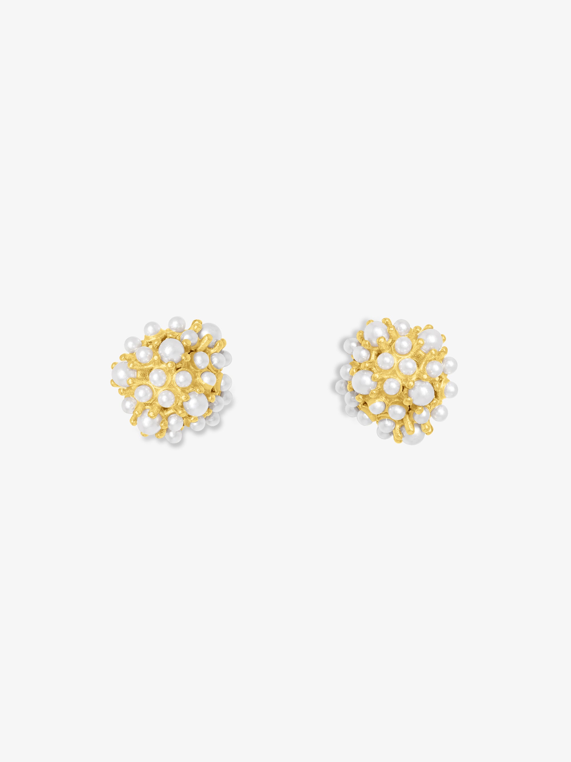 Mia Pearl Stud Earrings