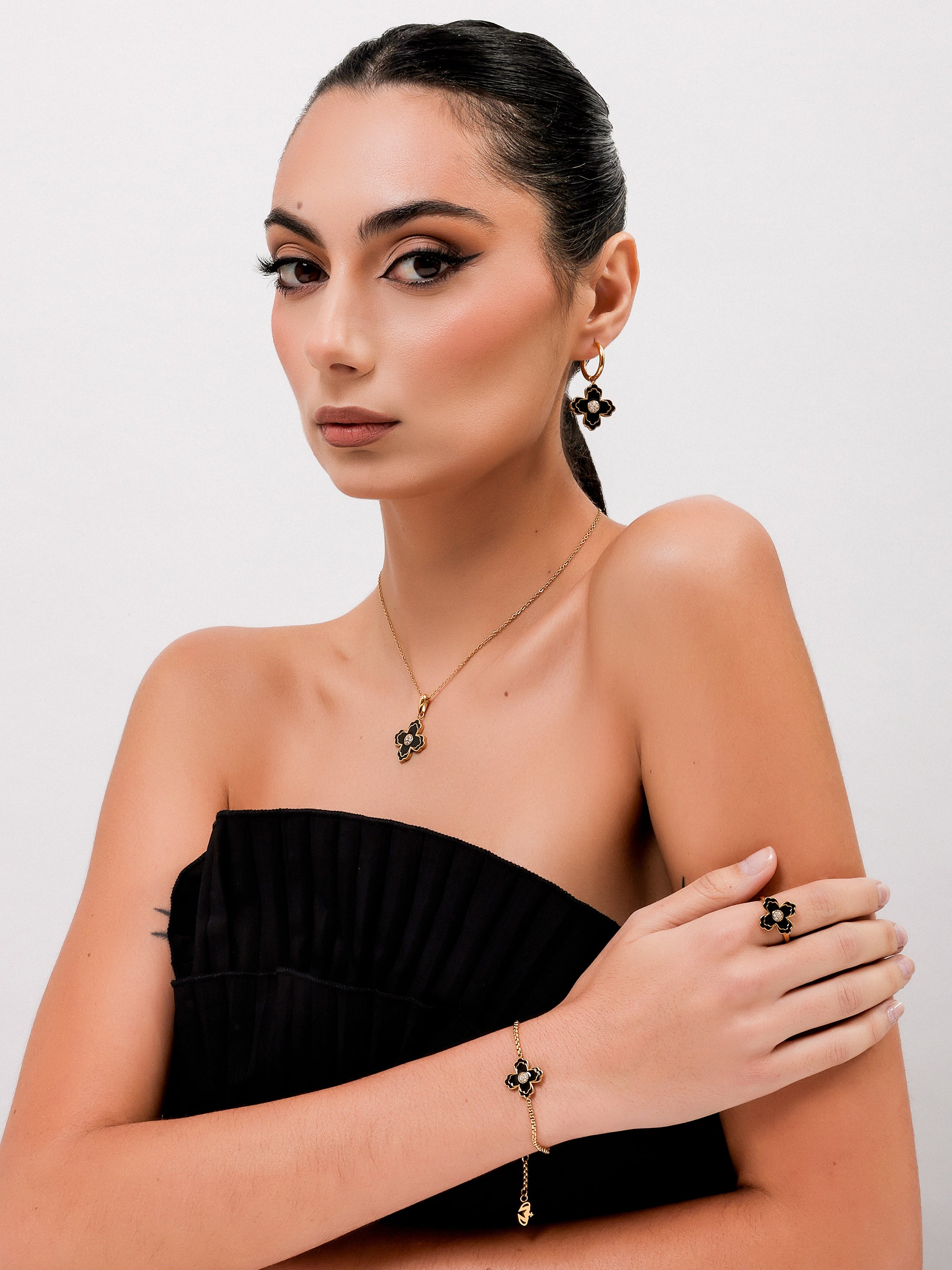 FIORE Black Enamel Necklace Set