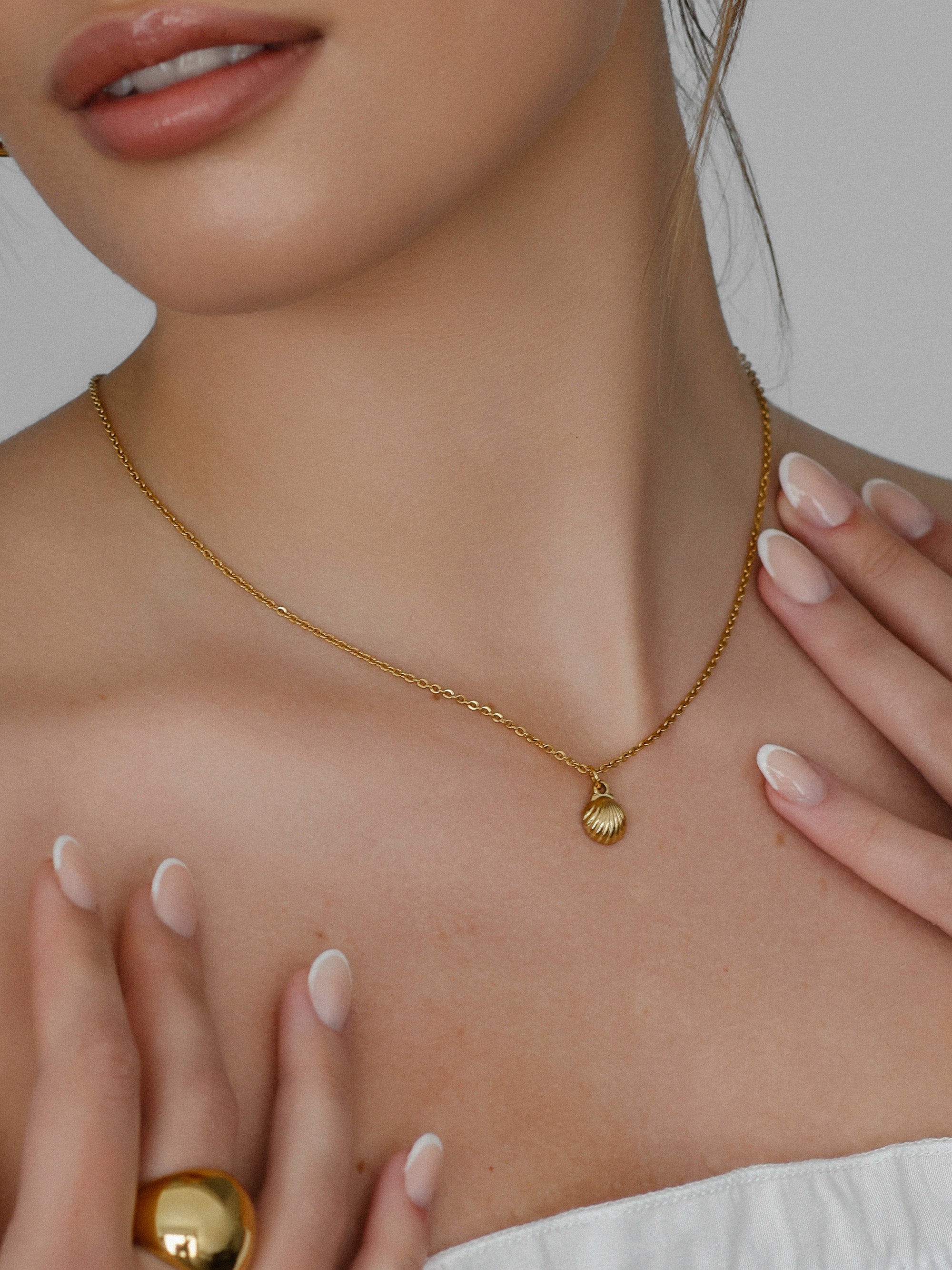 Seashell Petite Necklace