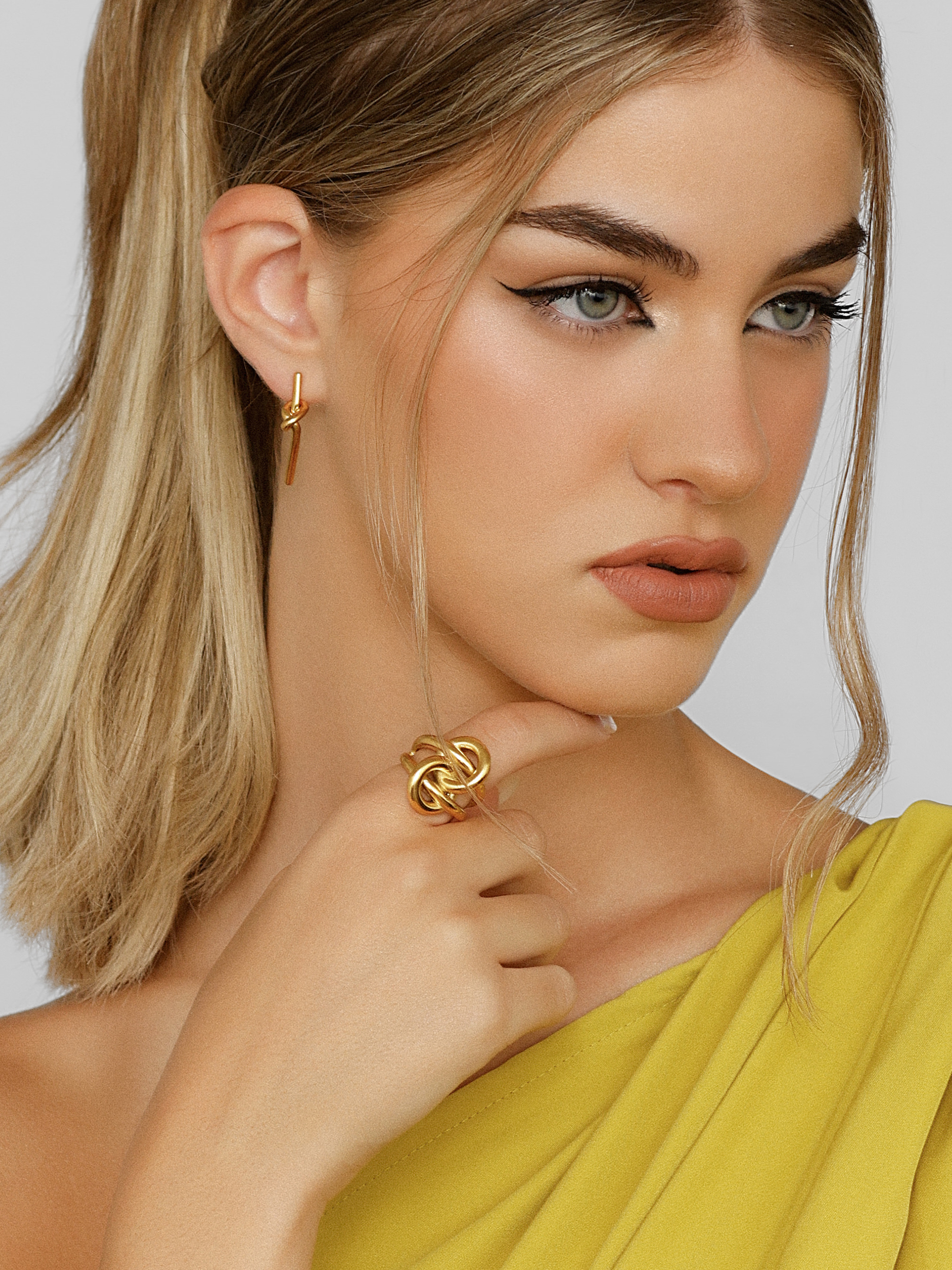 Zera Knot Earrings