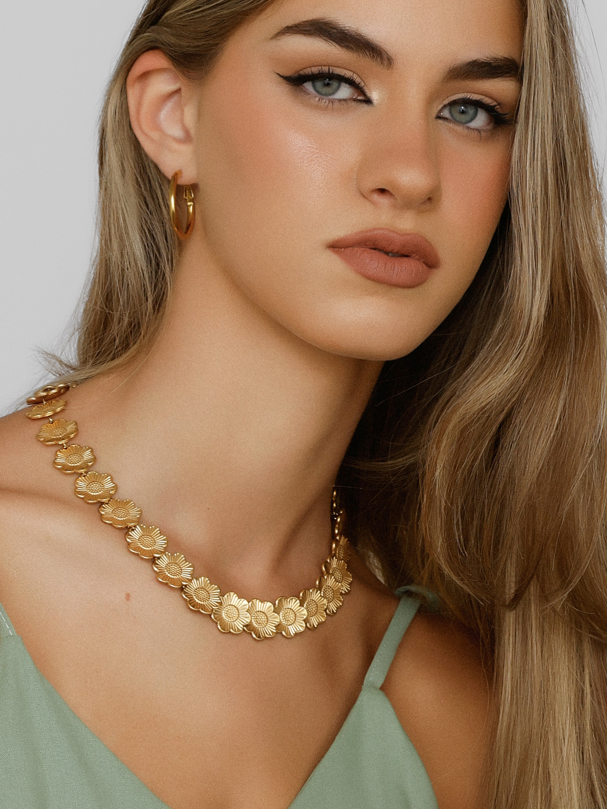 The Daisy Necklace