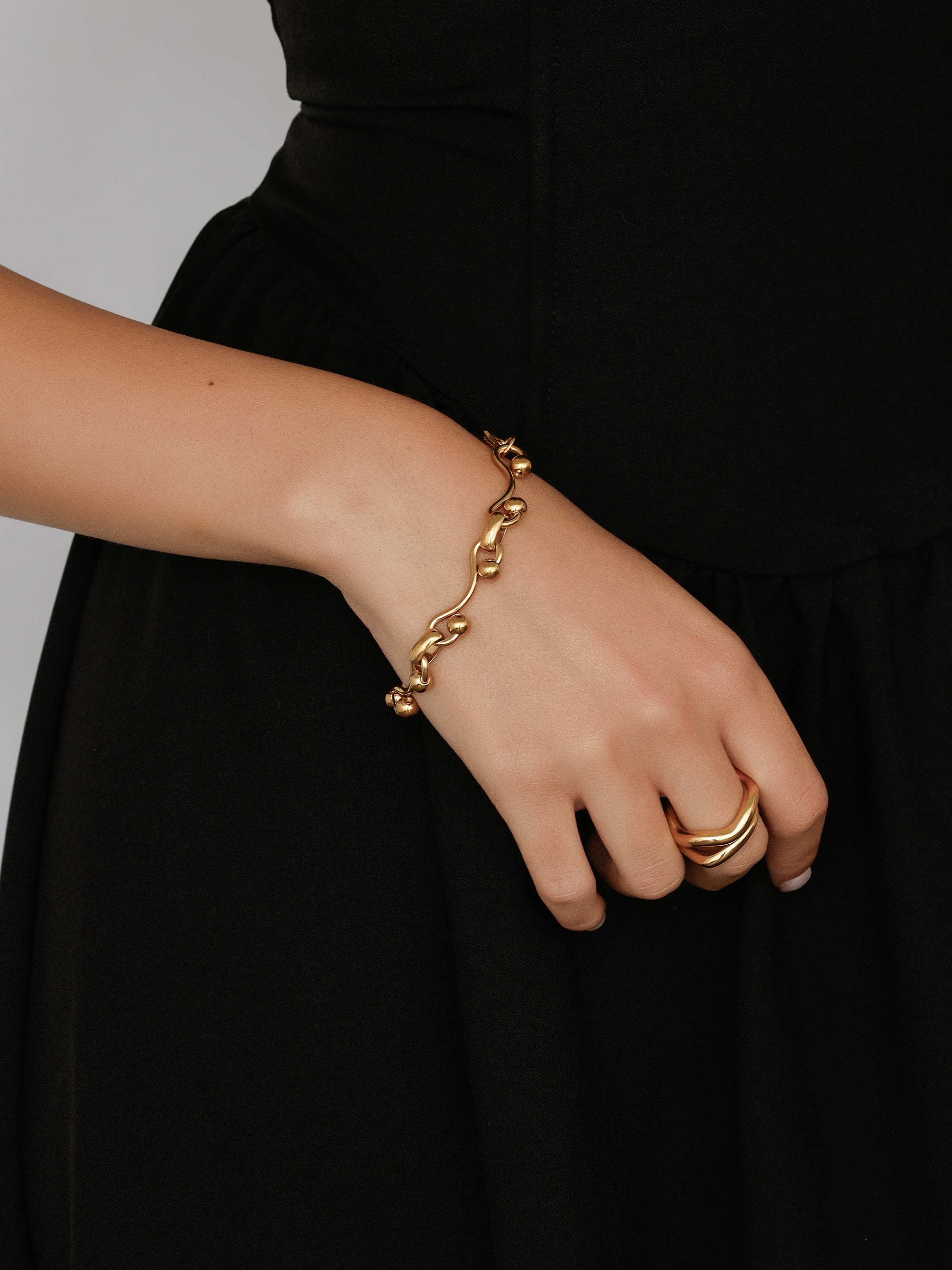Orbital chain bracelet