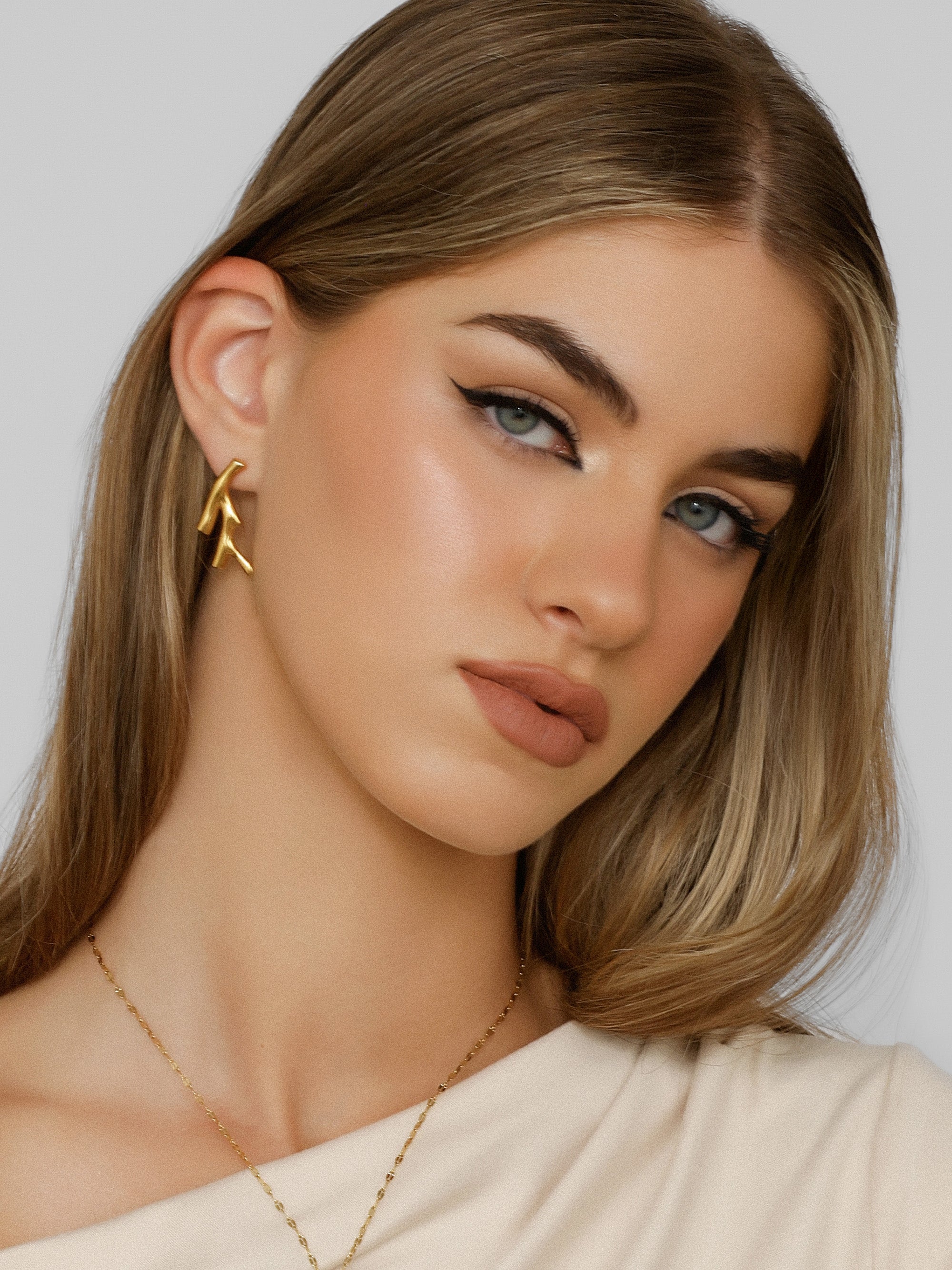 The Coral Stud Earrings