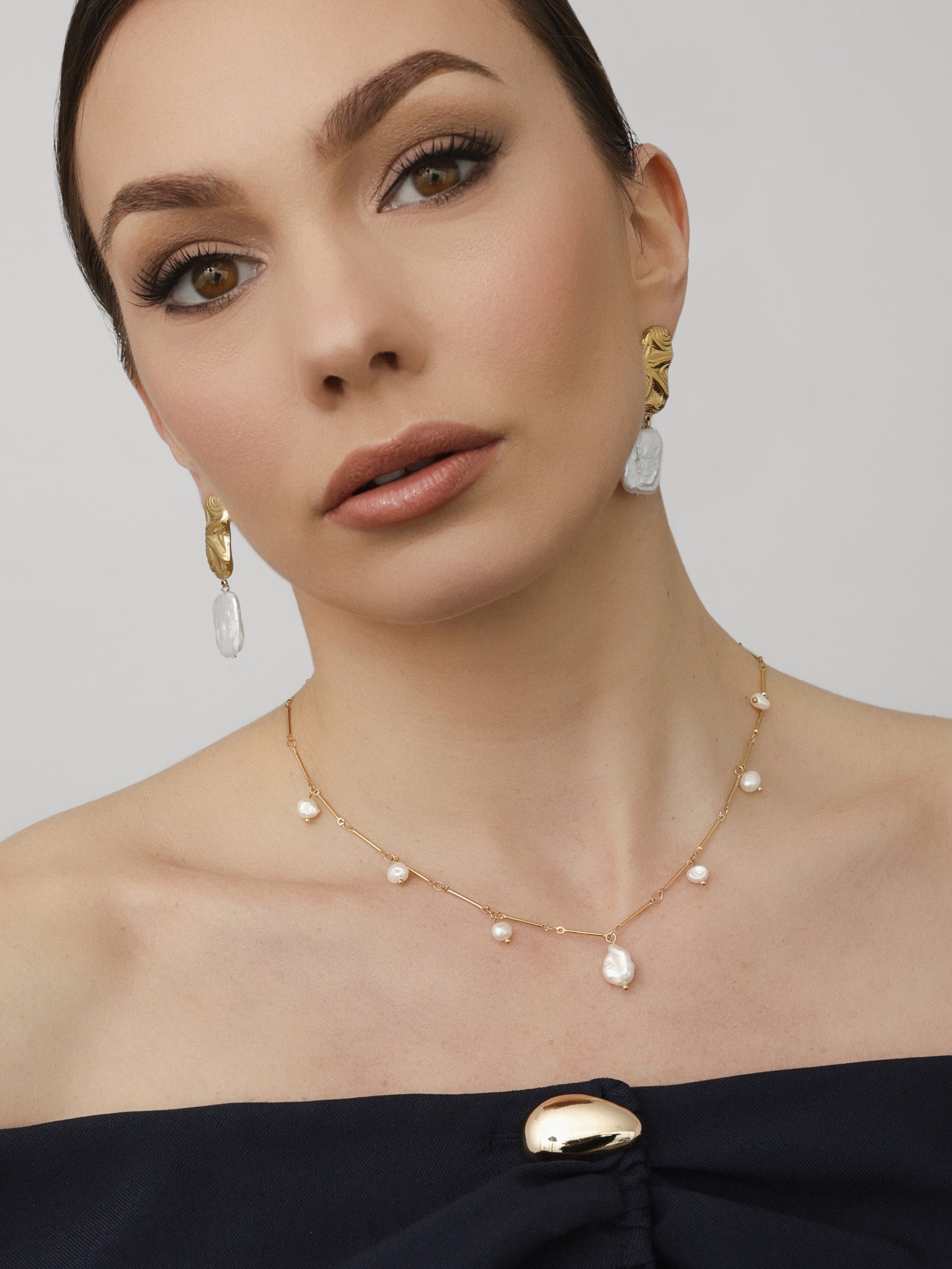 Velia Baroque Pearl Earrings