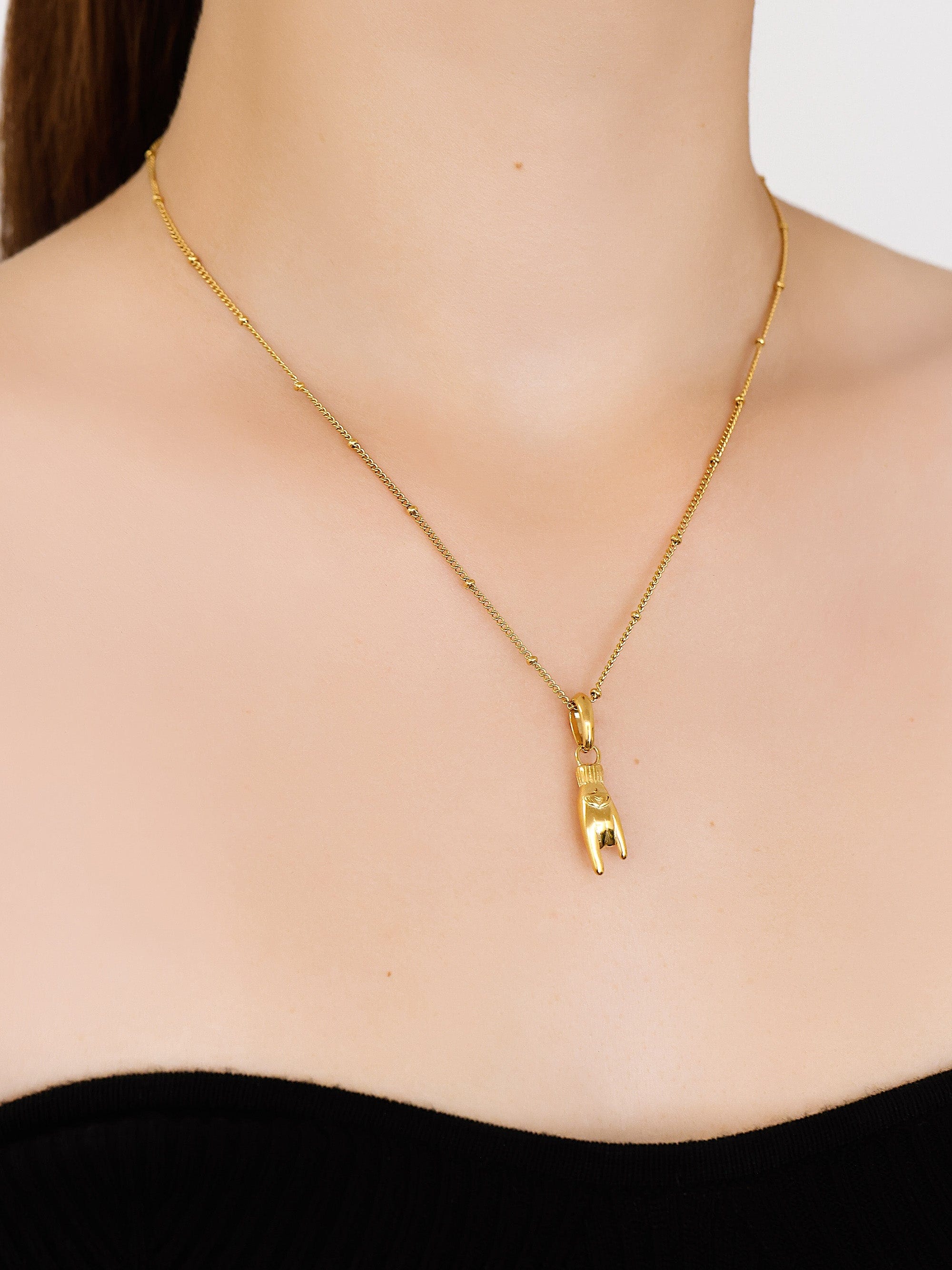 Sultana-Malta PENDANT Hands of Horn Amulet
