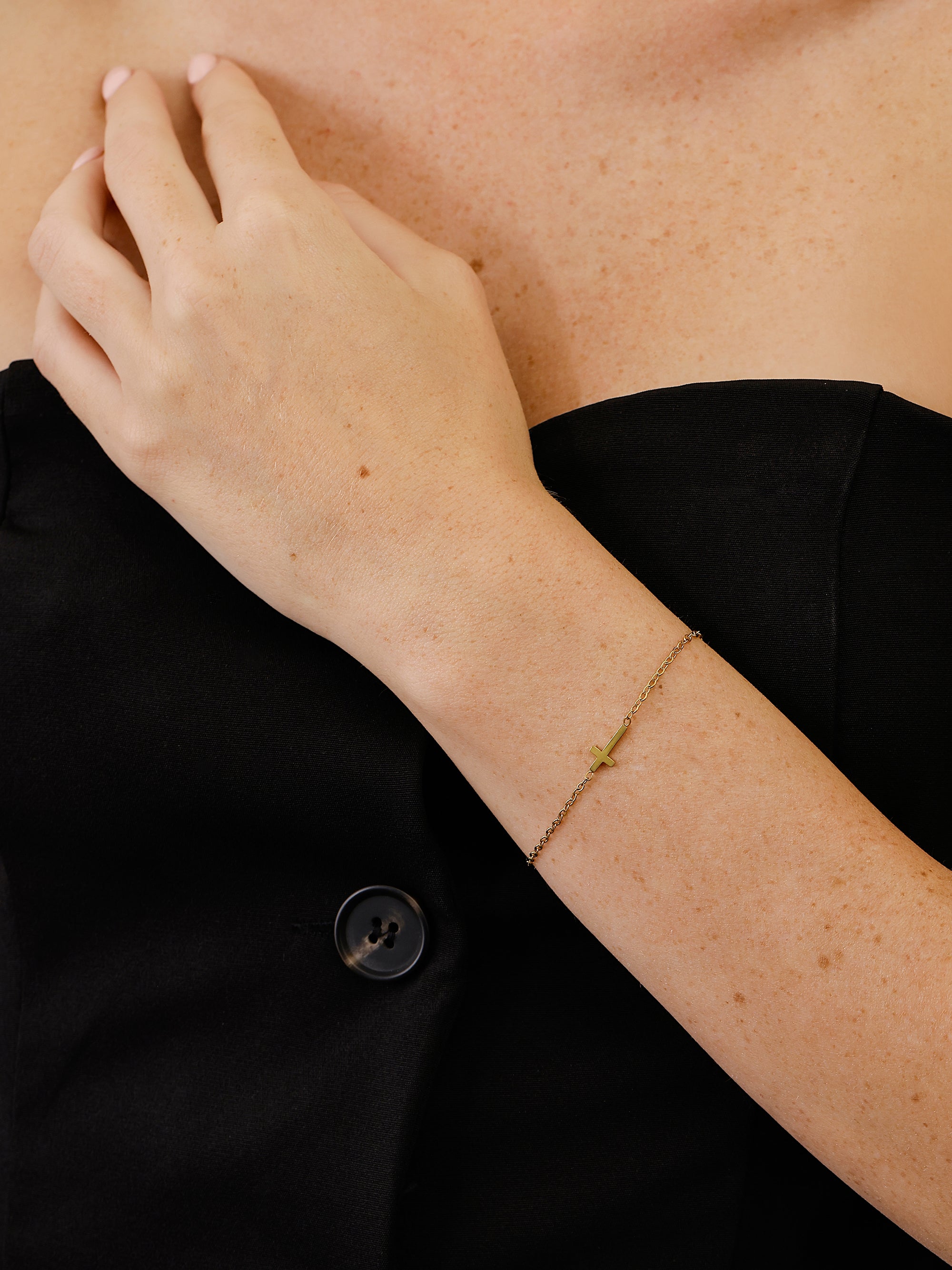 Divina Cross Bracelet