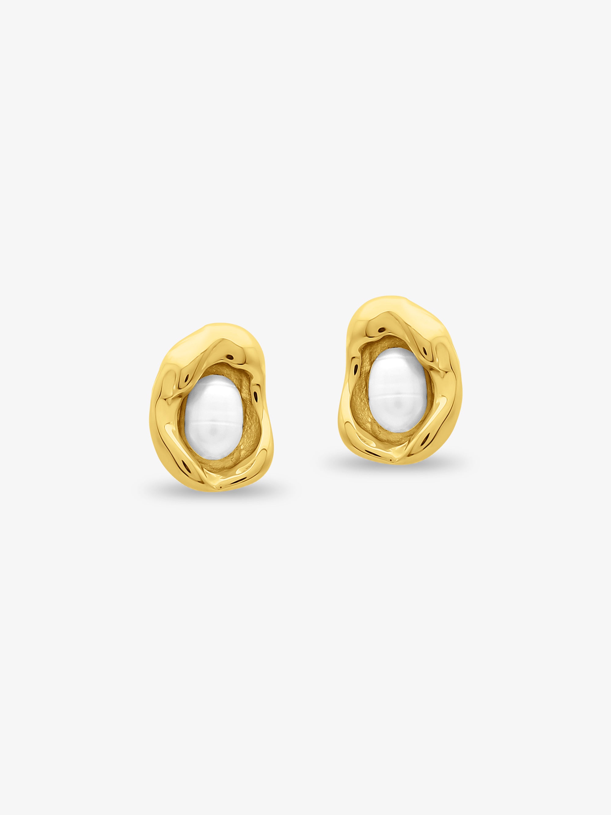 Fresh Pearl Cocoon Stud Earrings